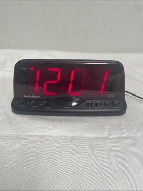 RadioShack 63-960 Digital LOUD Alarm Clock, 2'' LED Large Display Works Great!